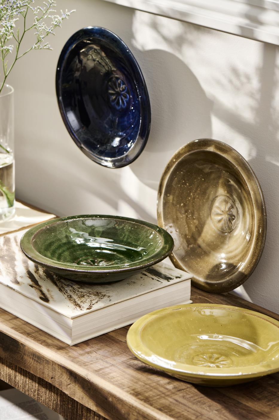Keramik Schale mit Blume Avignon – Die Alte Milchkammer