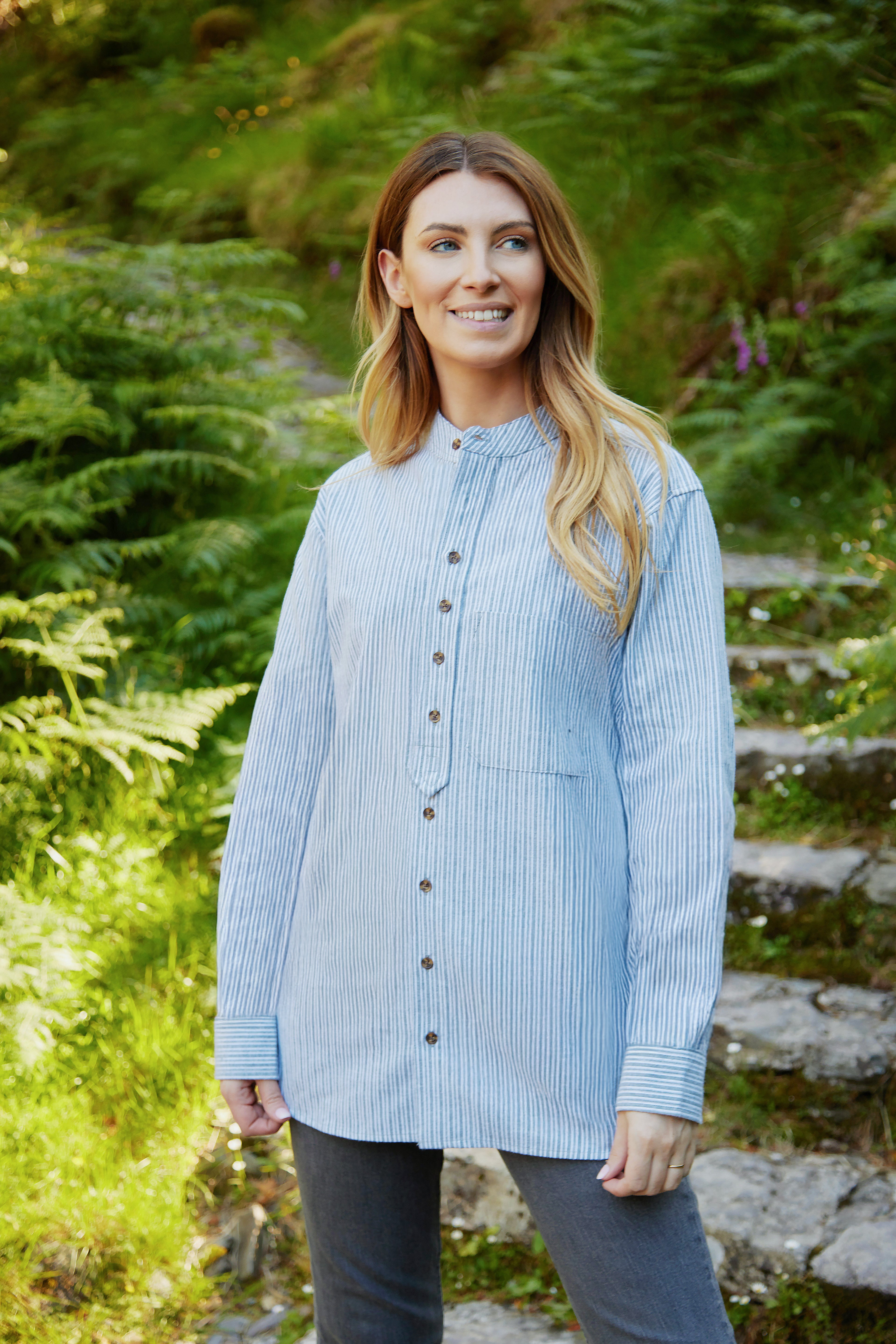 Vintage Grandfather Shirt mit Stehkragen Elfenbein Nadelstreifen