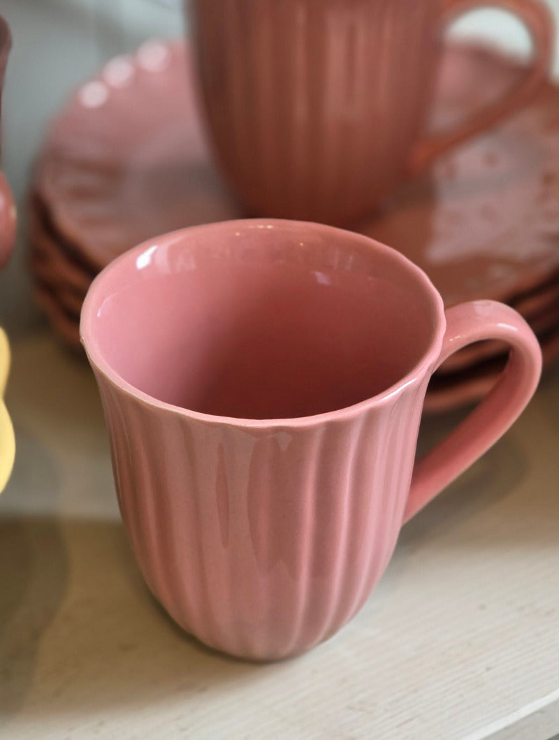 Tasse mit Rillen Mynte Coral Almond