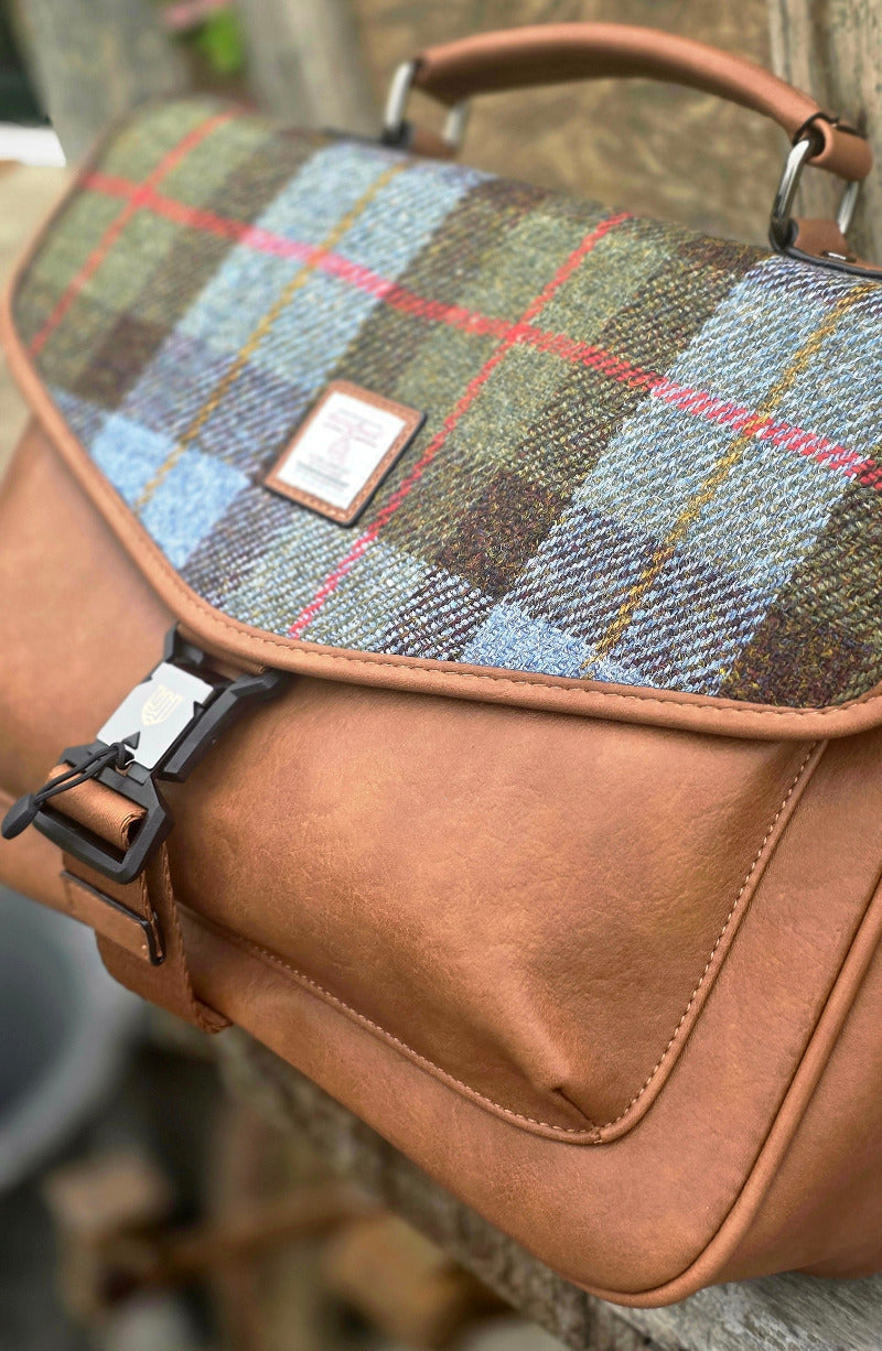 Die Laptop Tasche - Chestnut and Blue Tartan