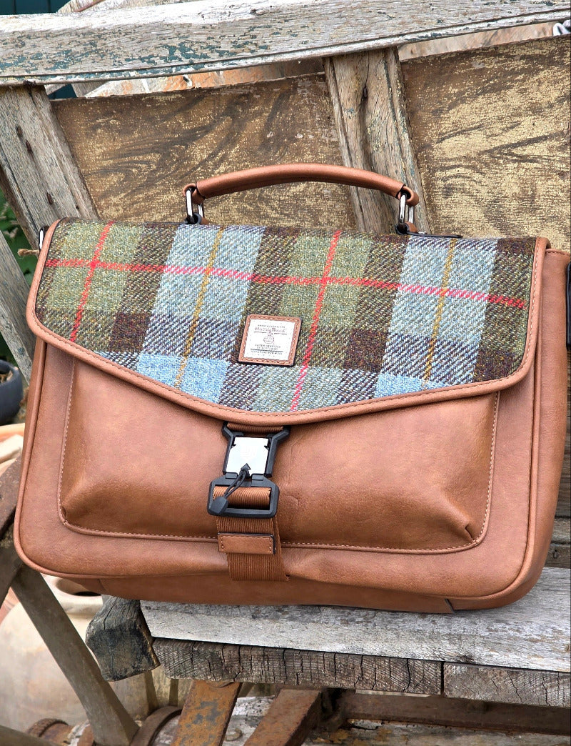 Die Laptop Tasche - Chestnut and Blue Tartan