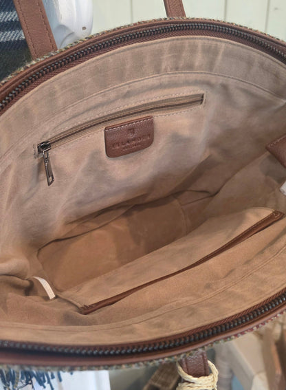 Straw Basket Bag mit Harris Tweed®