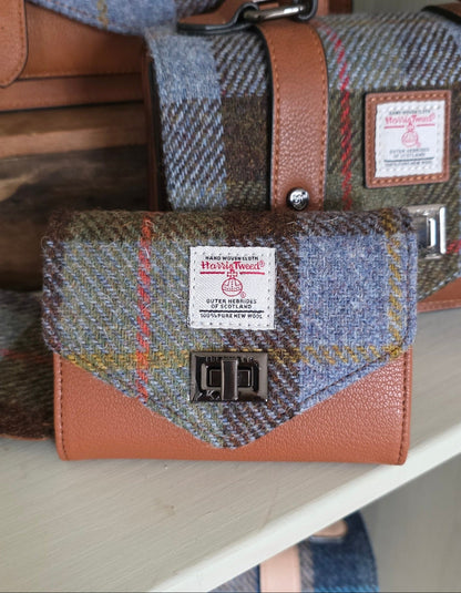 Die Kleine Clasp Geldbörse Chestnut Blue Tartan mit Metallverschluss