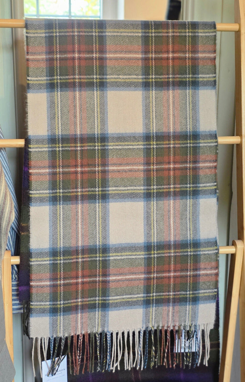 Darwin Stewart Dress Praline Oversized Lambswool Schal