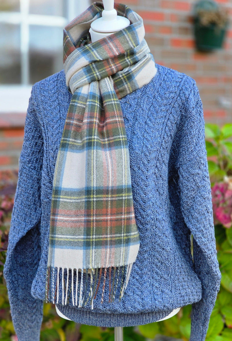 Traditioneller Aran Pullover – Denim - 100% Merinowolle