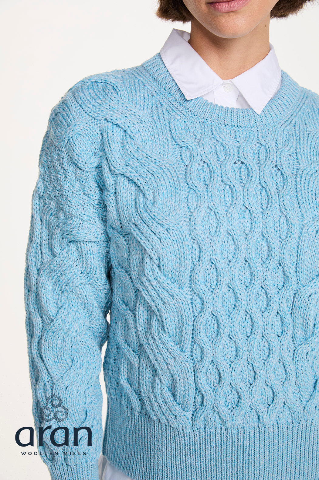 Moderner Zopfpullover in verkürzter Länge - Sky Blue