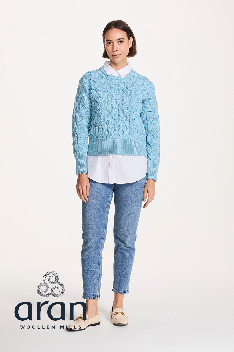 Moderner Zopfpullover in verkürzter Länge - Sky Blue
