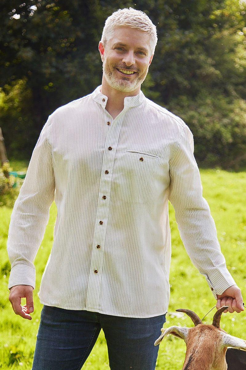 Comfort Cotton Grandfather Shirt mit Stehkragen Blaue Nadelstreifen auf Ecru