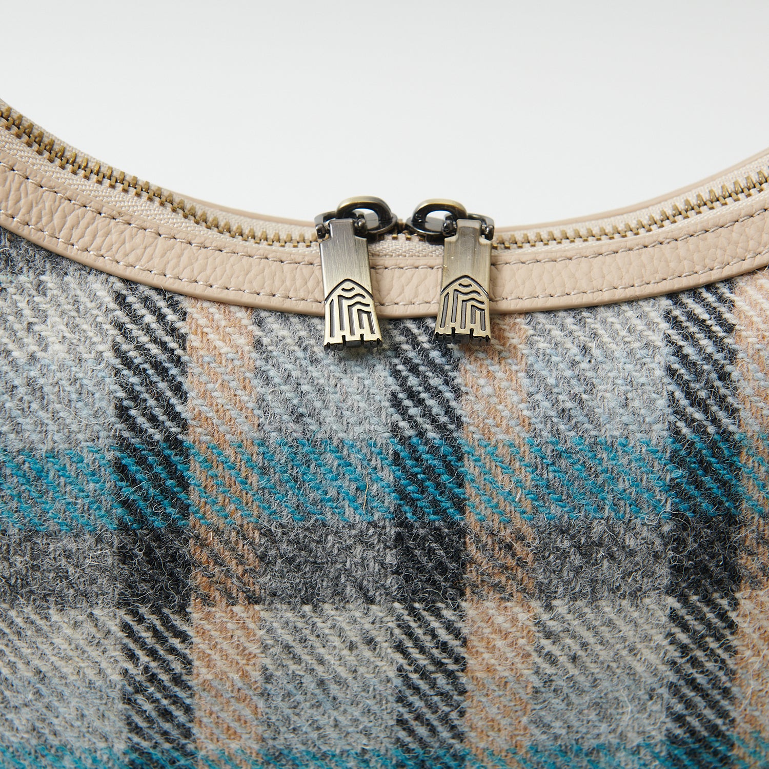 The Ellon Leather - Islander Tartan