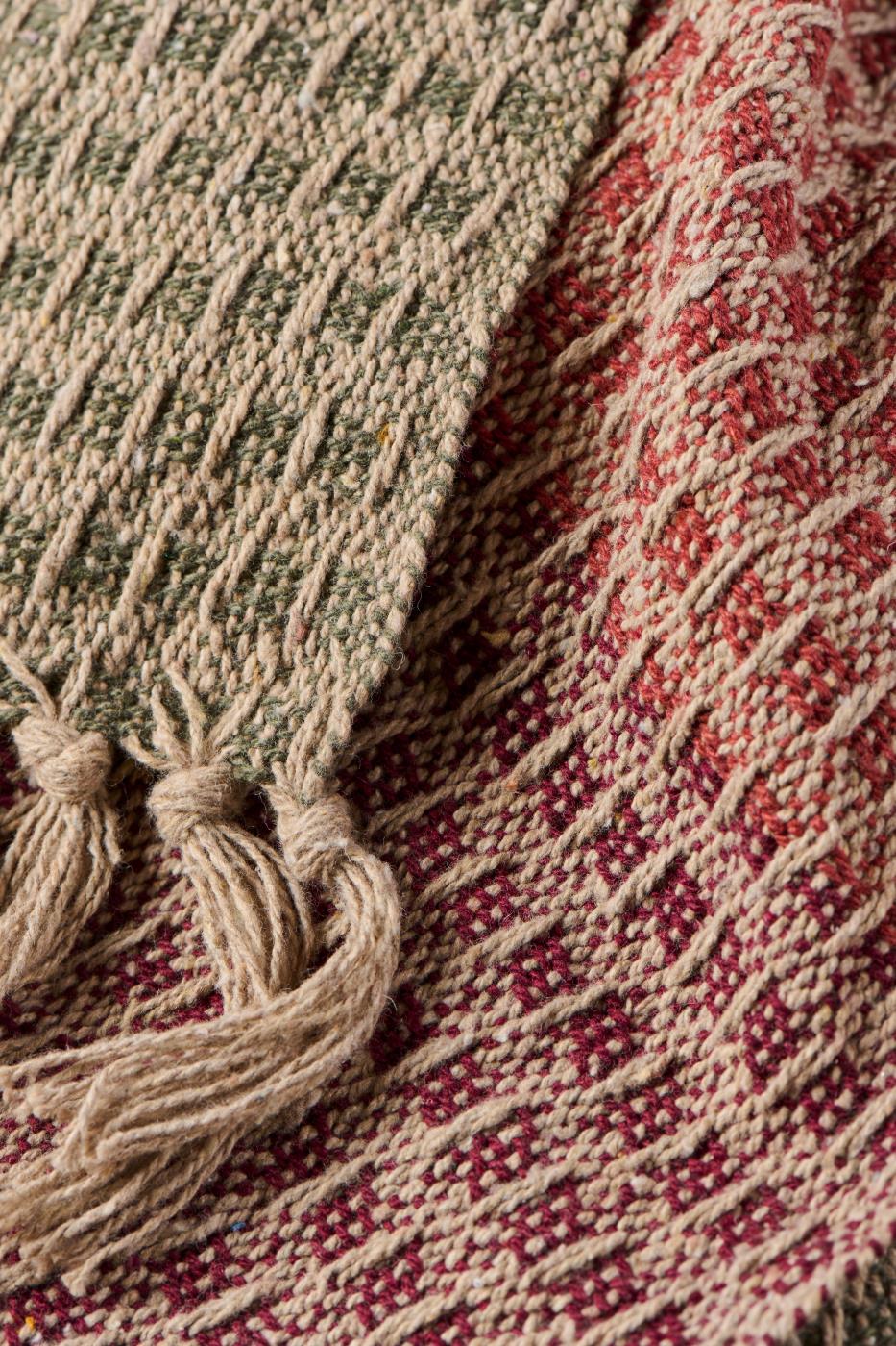 Plaid in warmen Naturtönen – Grün, Rost &amp; Bordeaux