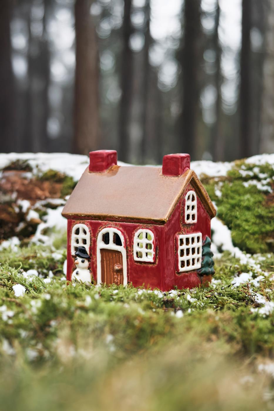 Teelichthaus Stillenat mit Schneemann