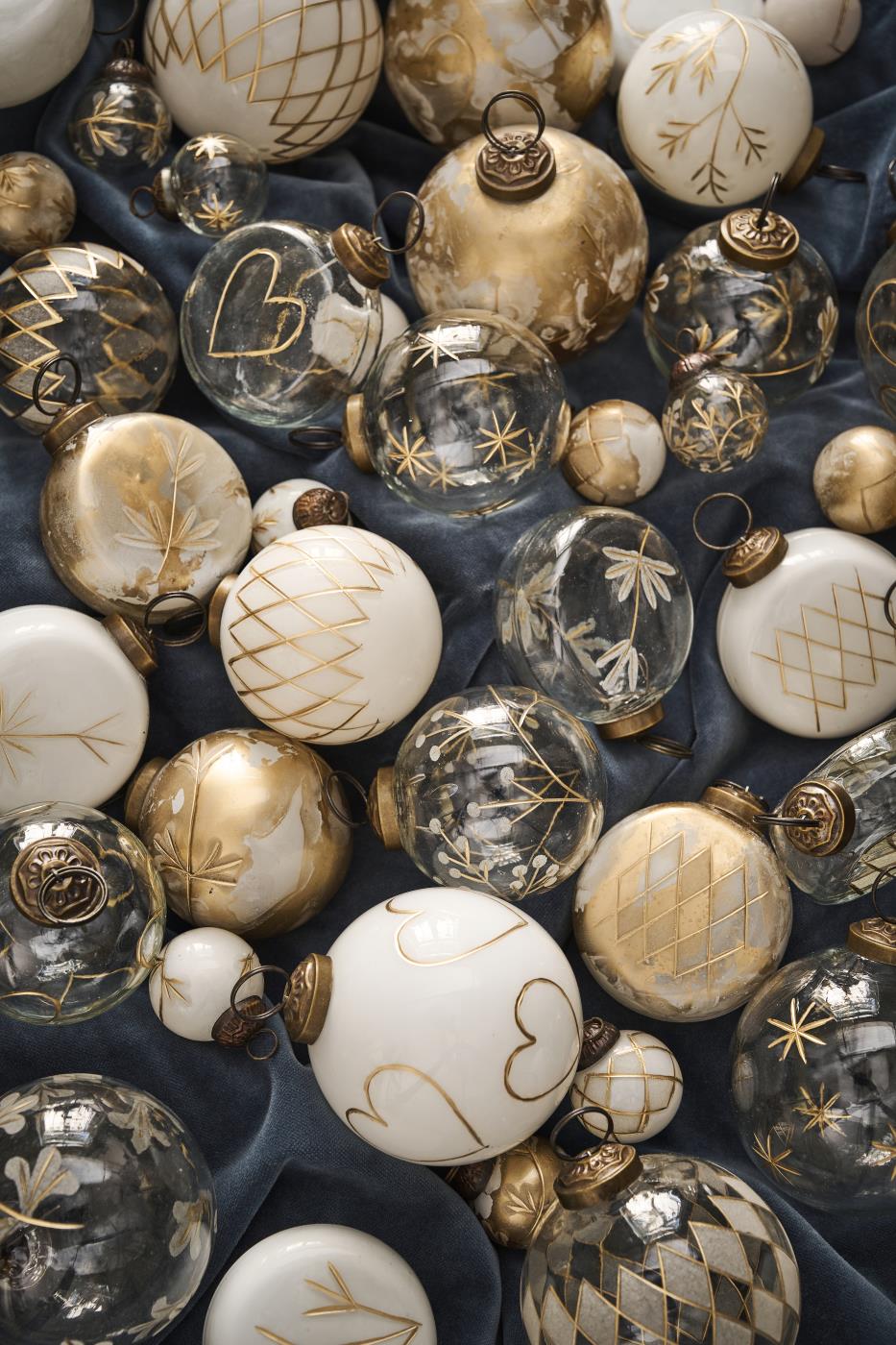 Weihnachtskugel - 5er Set - weiß/messing mit goldener Gravur