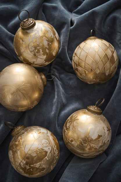 Weihnachtskugel - 5er Set - weiß/messing mit goldener Gravur