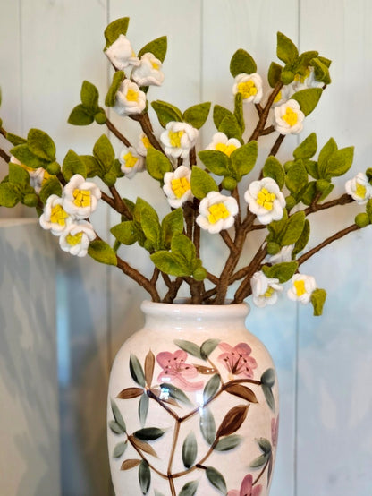 Apfelzweig mit Blüten