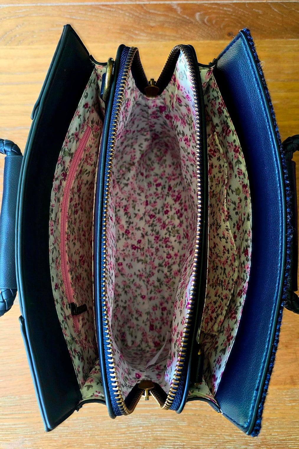 Arran Tasche Navy Herringbone