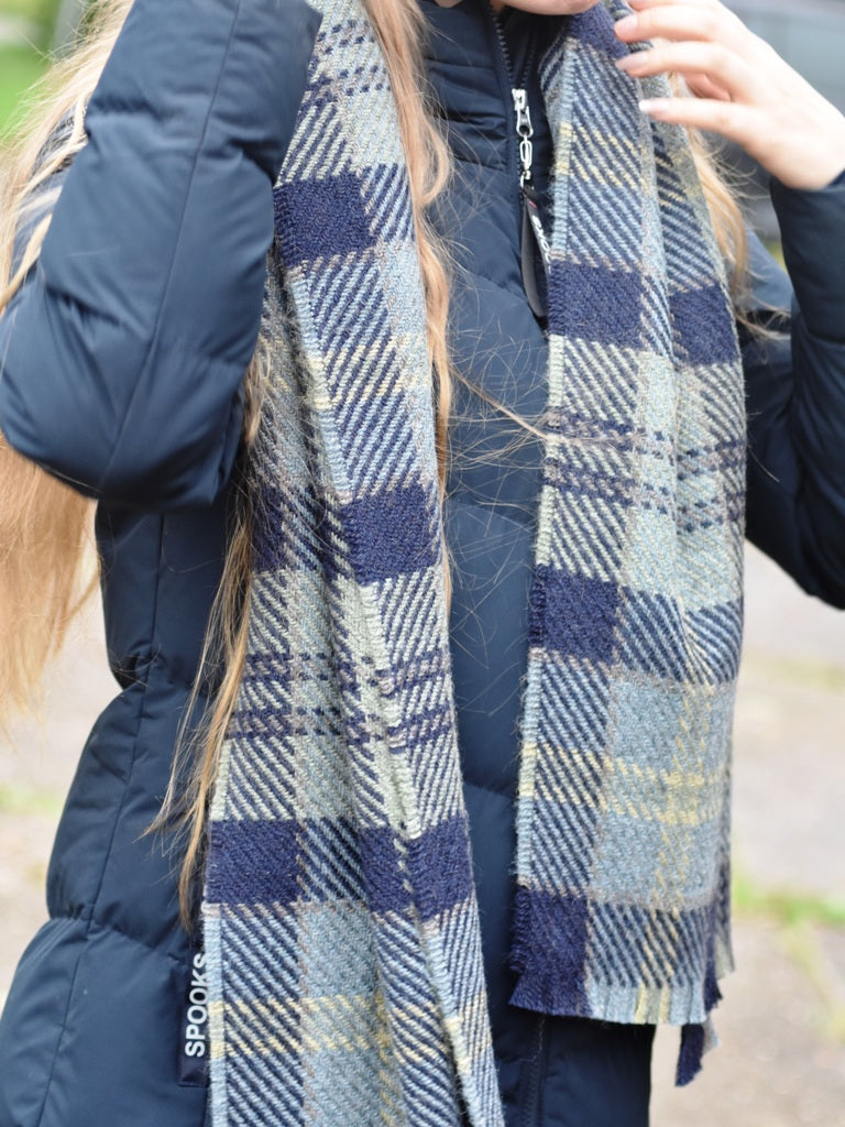 Fearne British Wool Lochaber Sky Schal