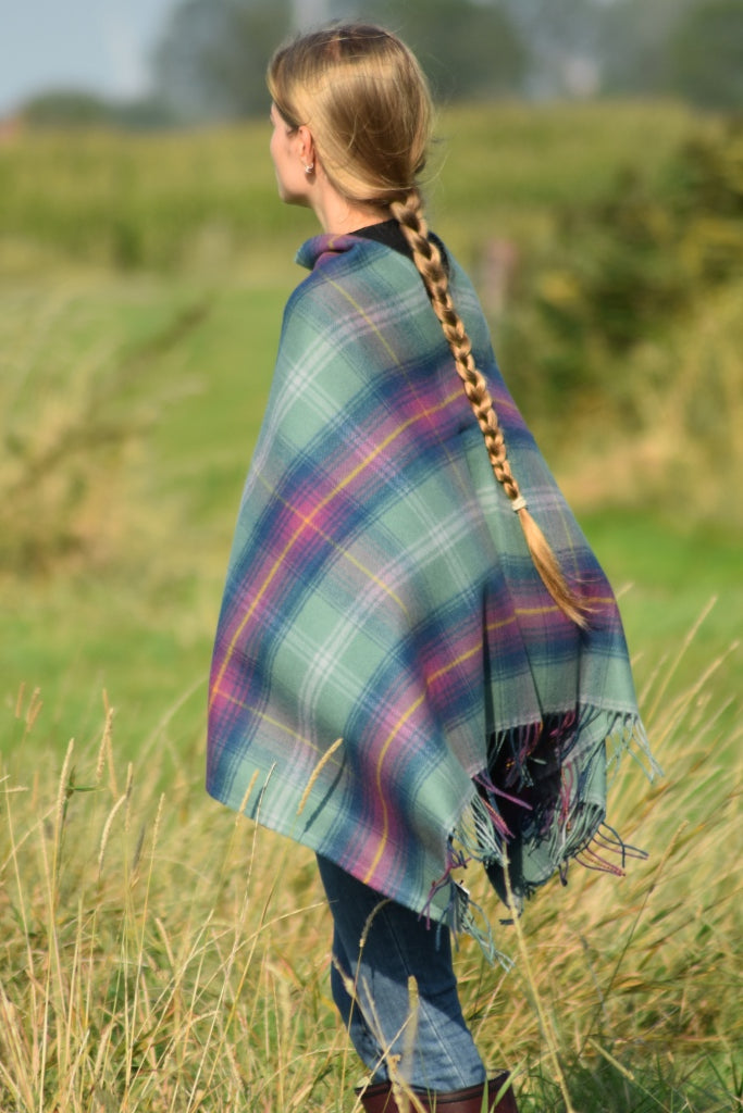 Lambswool Poncho Hame