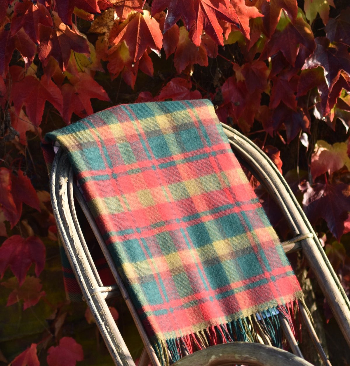 Lambswool Stola Maple Leaf