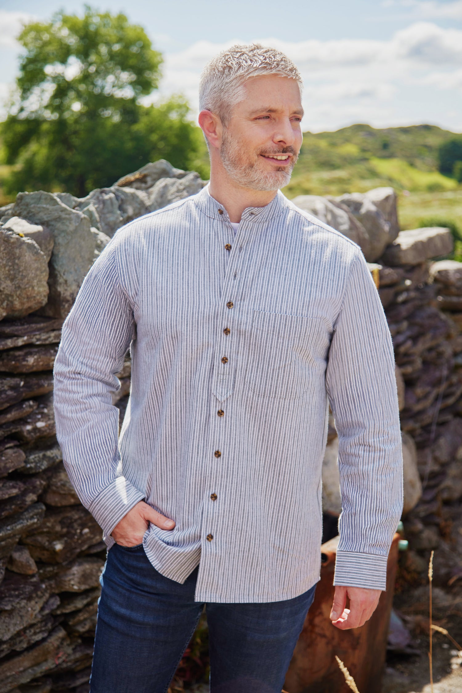 Vintage Grandfather Shirt mit Stehkragen Elfenbein Nadelstreifen