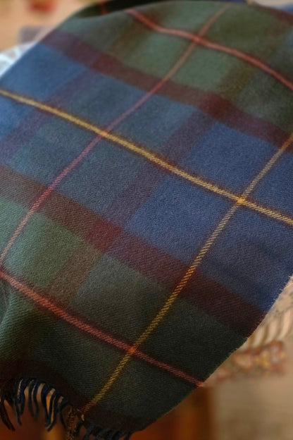 Darwin MacLeod of Harris Antique Oversized Lambswool Schal