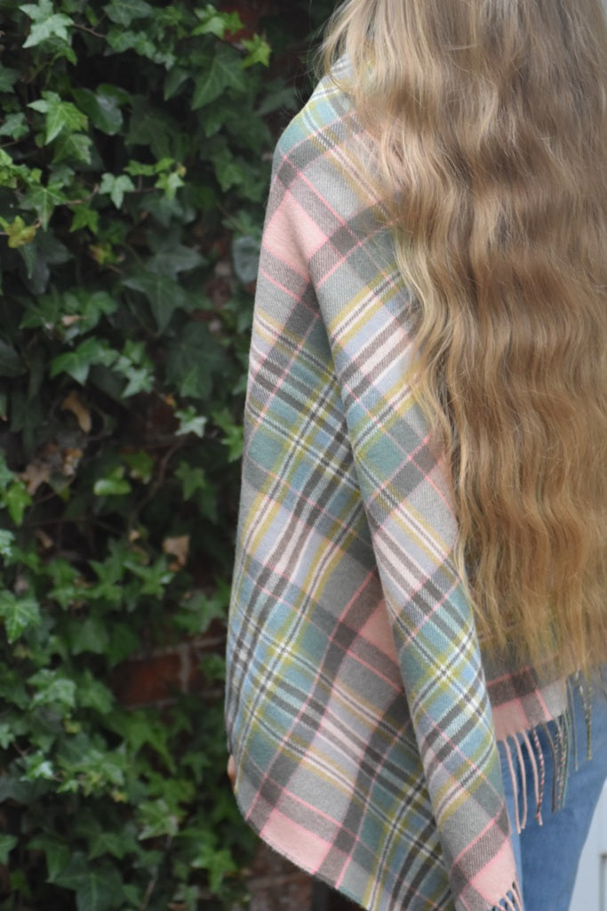 Lambswool Poncho Dundee Rose