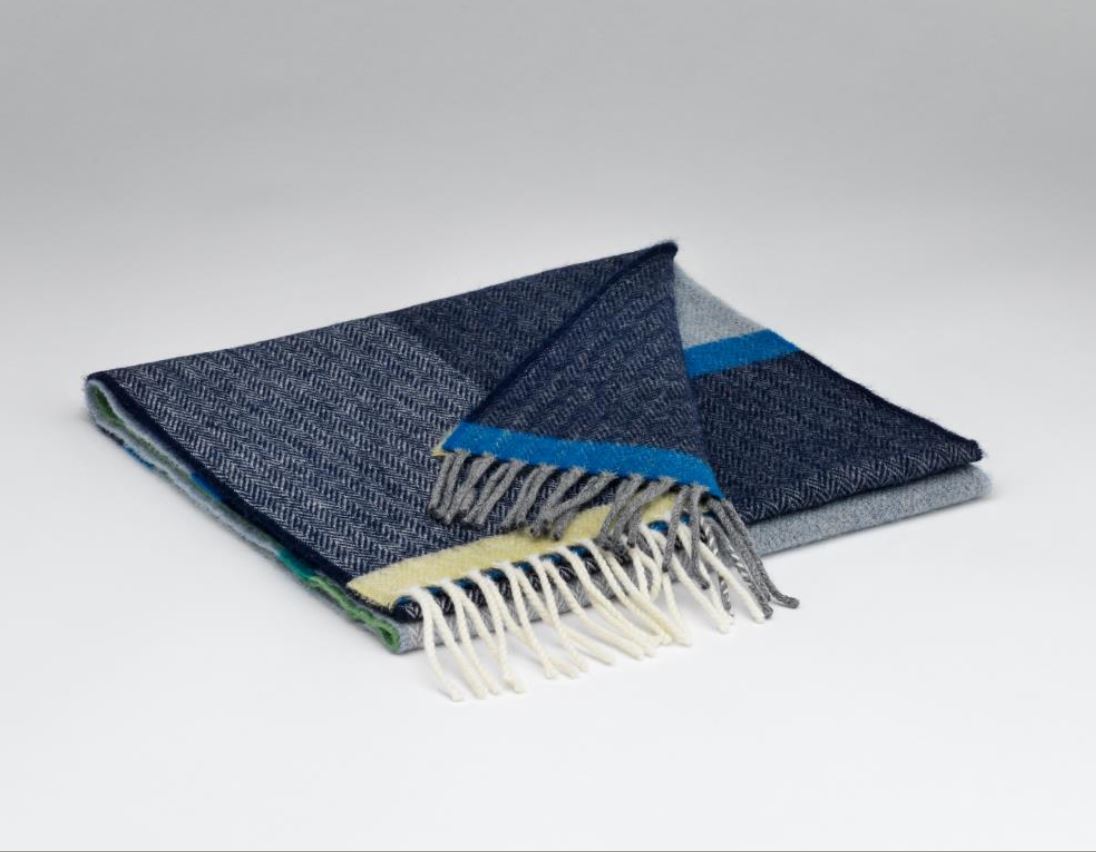 Merino Lambswool Schal Navy &amp; Smoke Check