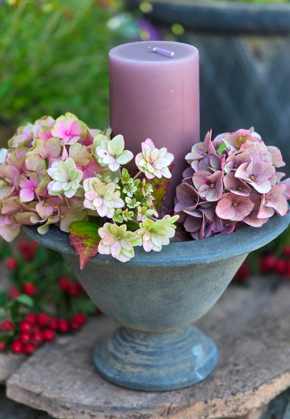 Kleine Pflanzschale mit Sockel MAGNOLIA - CHOKO PATINA