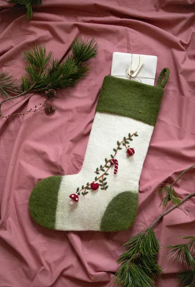 Weihnachtsstocking mit Girlande