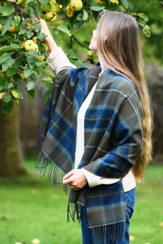 Lambswool Stola Scottish Borderland