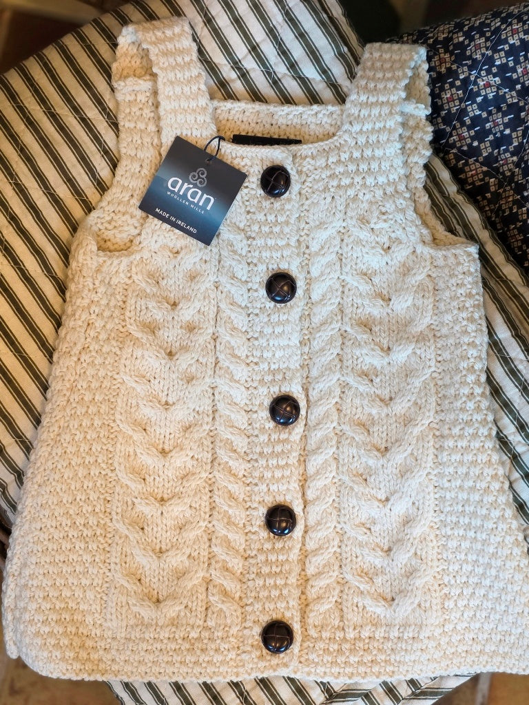 Baby Aran Strickkleid – naturweiß, 100 % Merinowolle