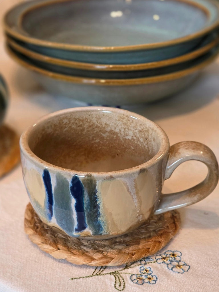 Tasse mit Henkel Trosa blaue Struktur
