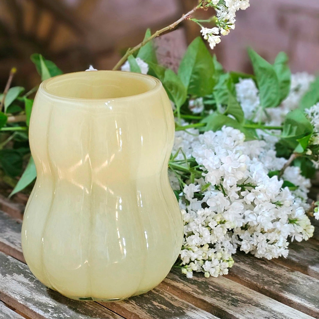 Vase mit Rillen Veneto durchgefärbtes gelbes Glas