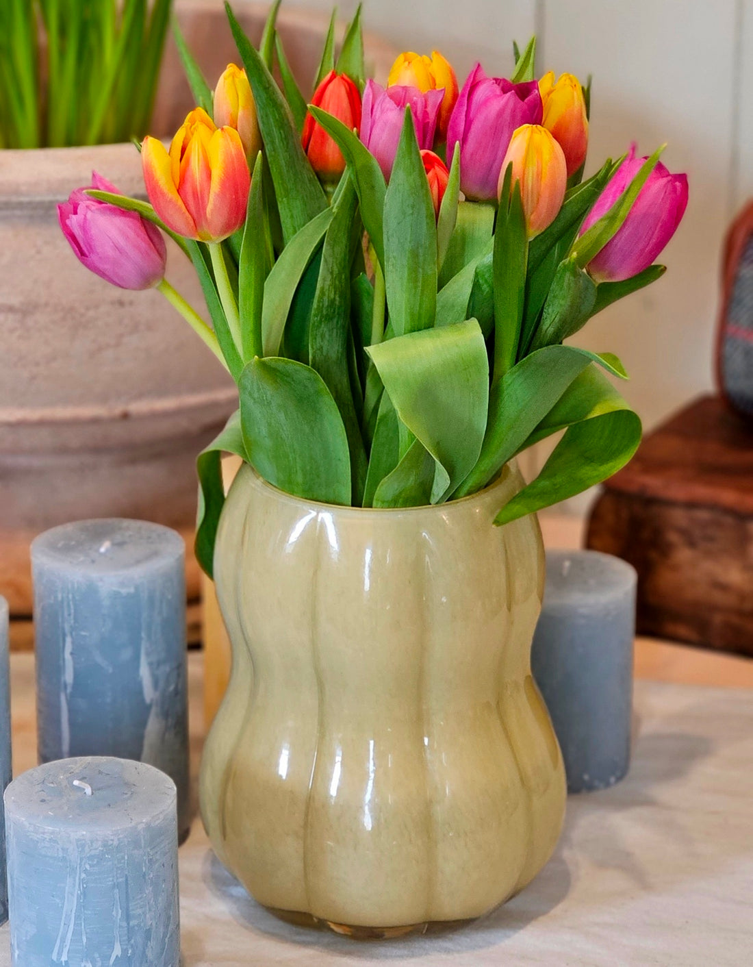 Vase mit Rillen Veneto durchgefärbtes gelbes Glas